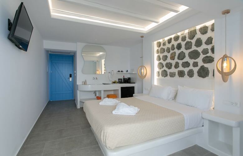 Liana Beach Hotel & Spa