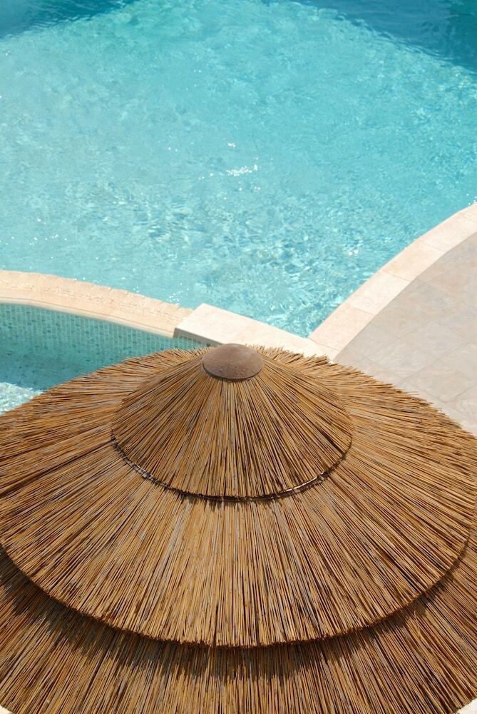 Liana Beach Hotel & Spa