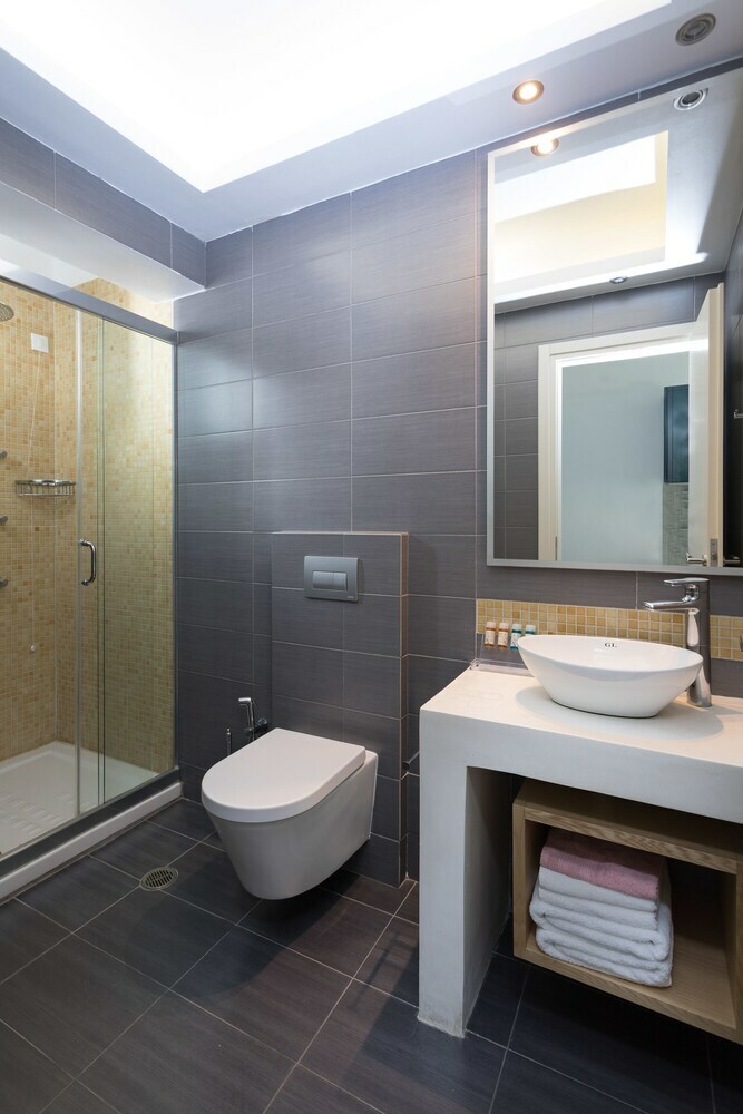 Liana Beach Hotel & Spa
