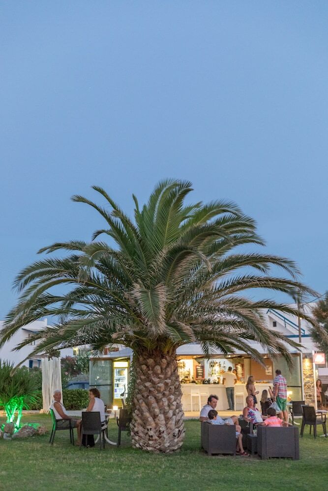 Liana Beach Hotel & Spa