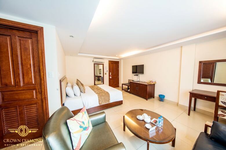 Crown Diamond Hotel