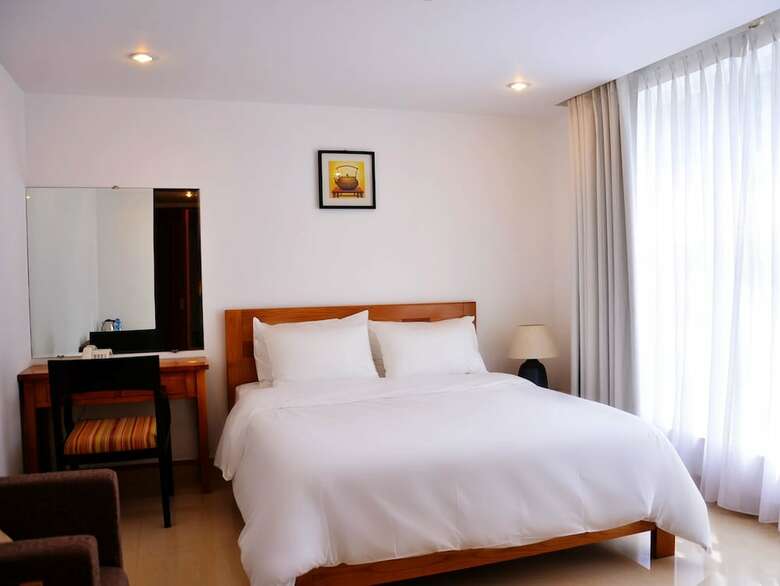 Crown Diamond Hotel