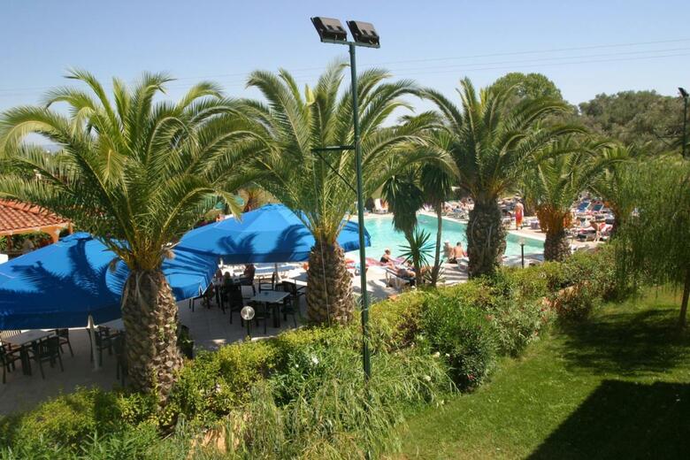 Morfeas Hotel