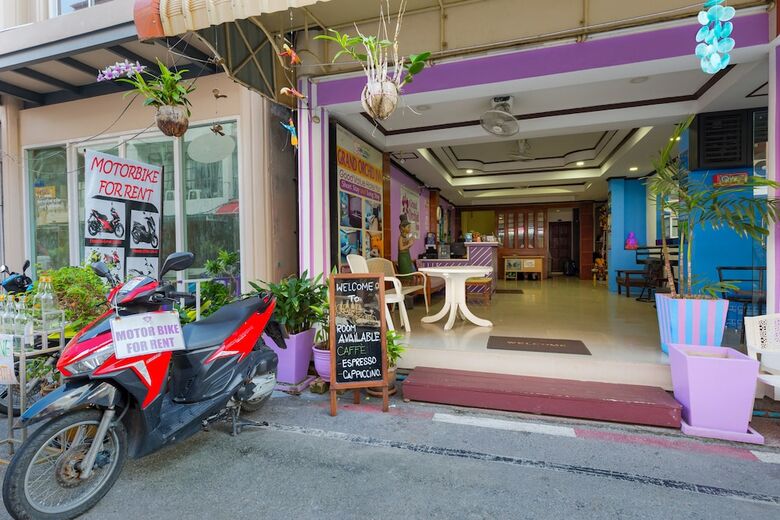 Hotel Grand Orchid Inn