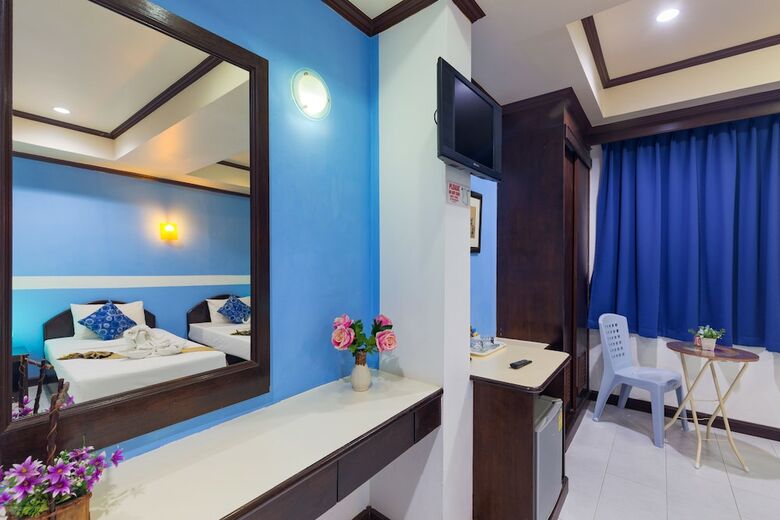 Hotel Grand Orchid Inn
