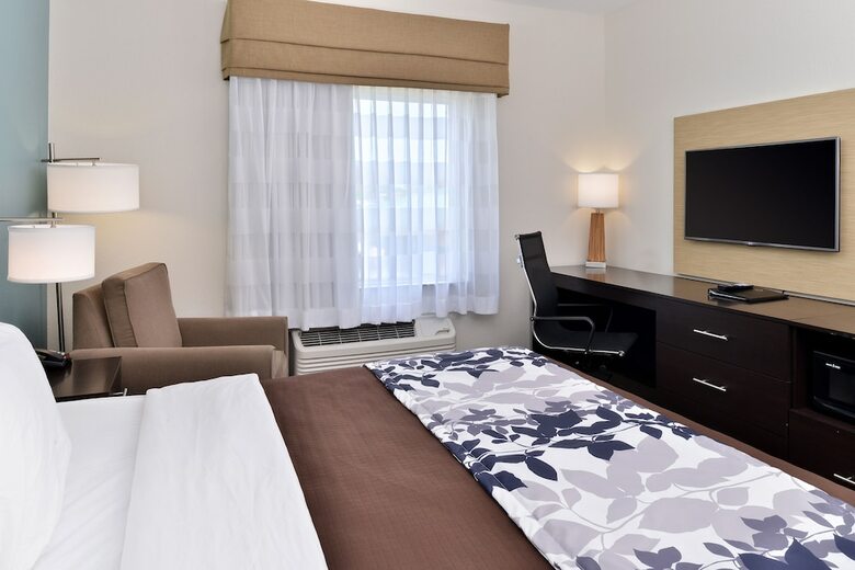 Hotel Sleep Inn & Suites
