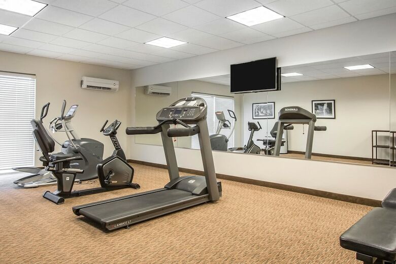 Hotel Sleep Inn & Suites
