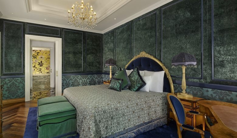 Hotel The Reverie Saigon