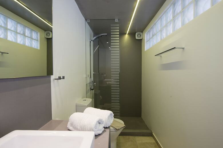 Hotel Kanale's Rooms And Suites