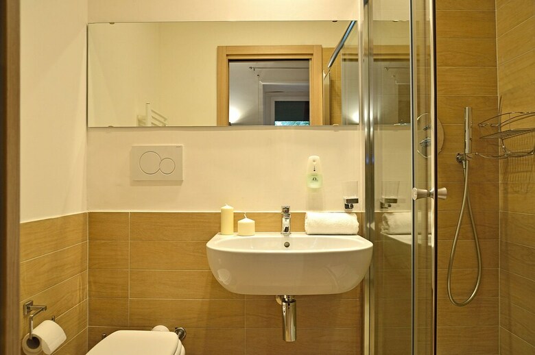 B&B 94rooms Vatican Vigliena