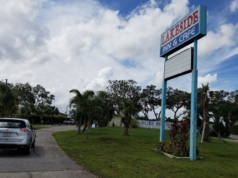 Motel Lakeside Inn And Cafe