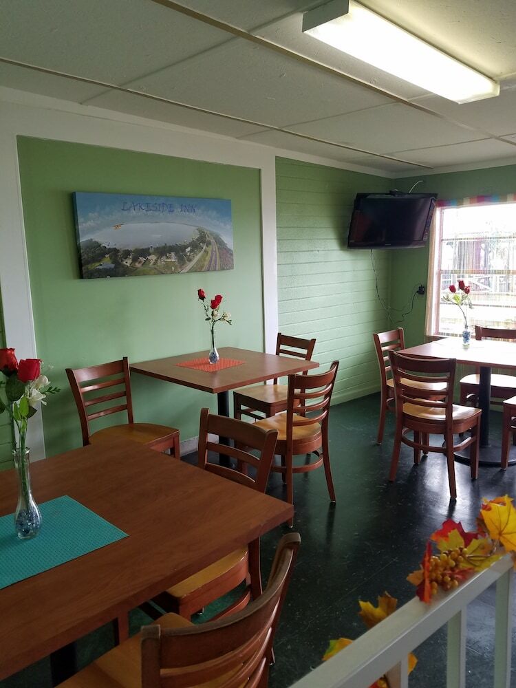 Motel Lakeside Inn And Cafe