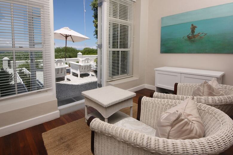 Hotel Ocean Eleven Guest House