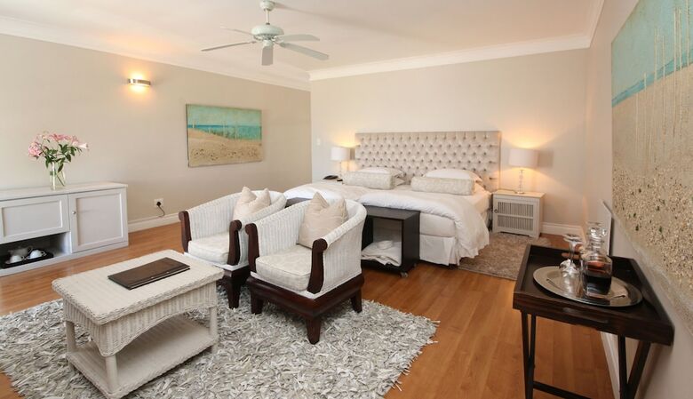 Hotel Ocean Eleven Guest House