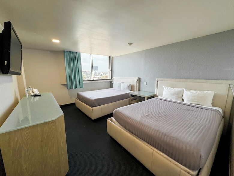Hotel Corona Plaza