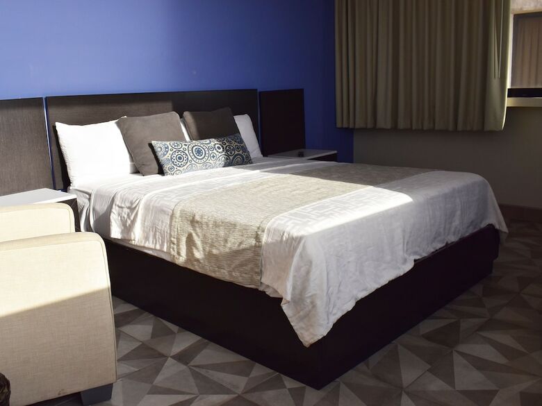 Hotel Corona Plaza