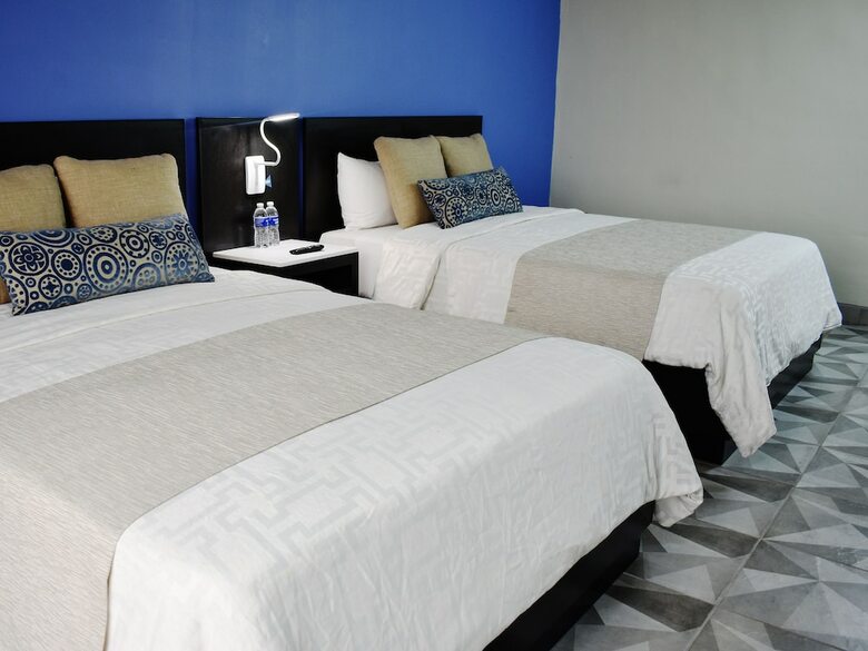 Hotel Corona Plaza