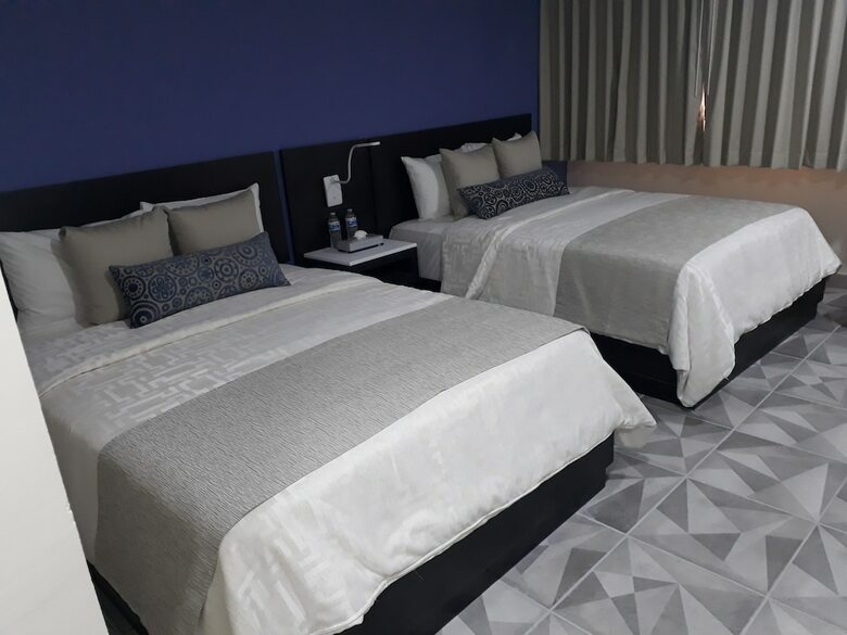 Hotel Corona Plaza