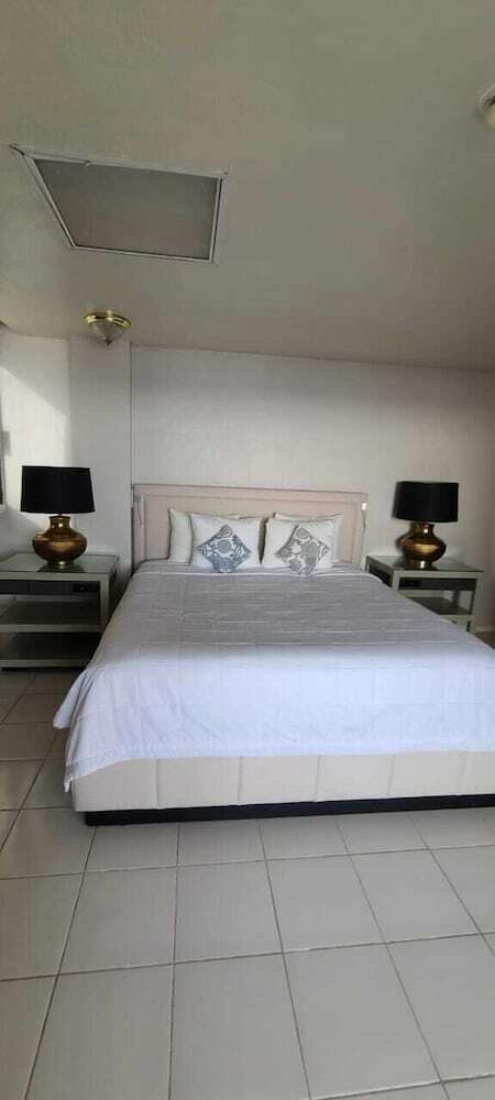 Hotel Corona Plaza