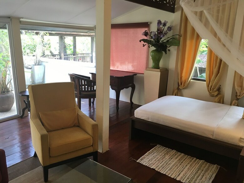 Ban Keaw Villas