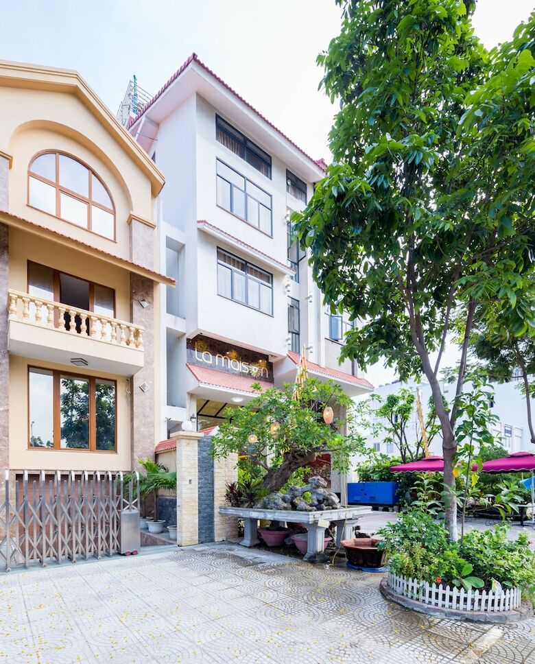 Hotel La Maison Da Nang Beach