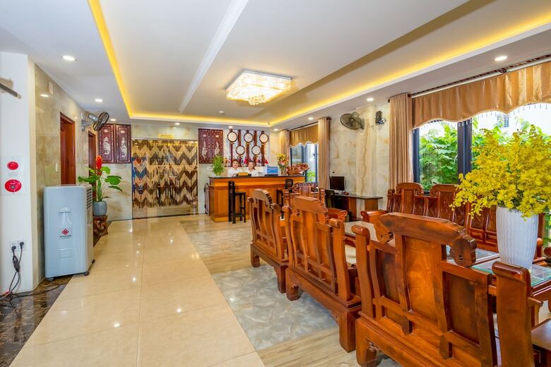 Hotel La Maison Da Nang Beach