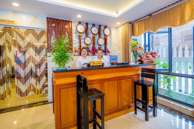 Hotel La Maison Da Nang Beach