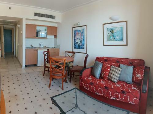 Marom Hof Hacarmel Apartments