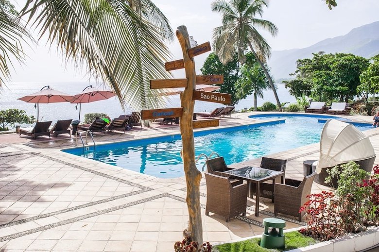 Hotel Wahoo Bay Beach Club & Resort