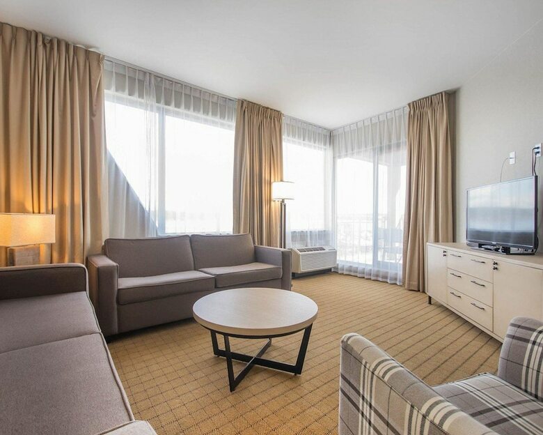 Hotel Comfort Inn & Suites