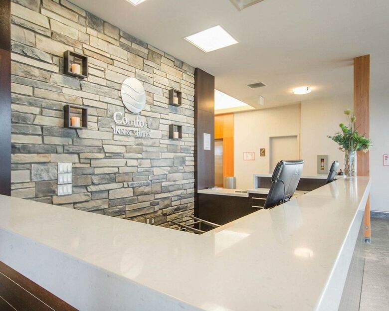 Hotel Comfort Inn & Suites