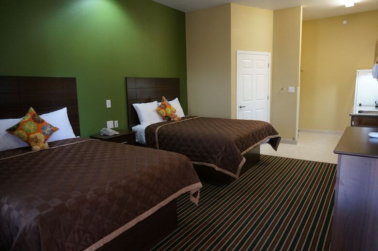 The Bungalows Hotel & Event Center
