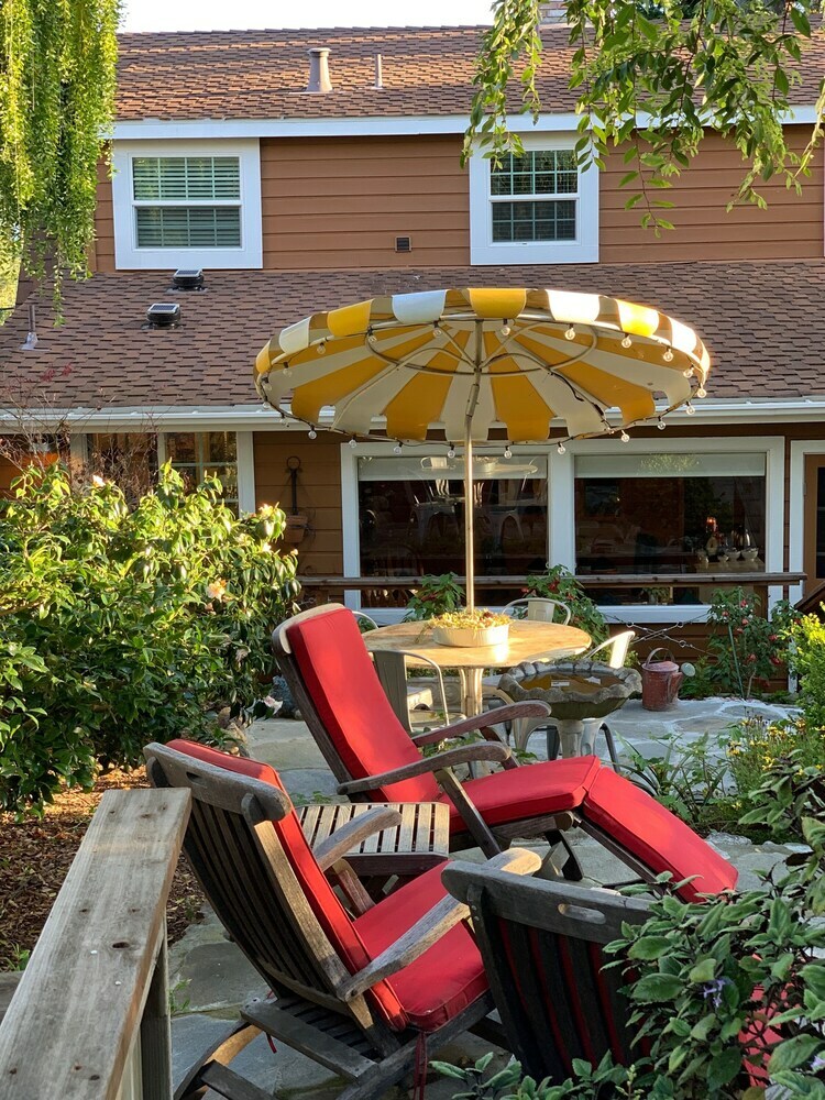 J Patrick House Bed And Breakfast Inn