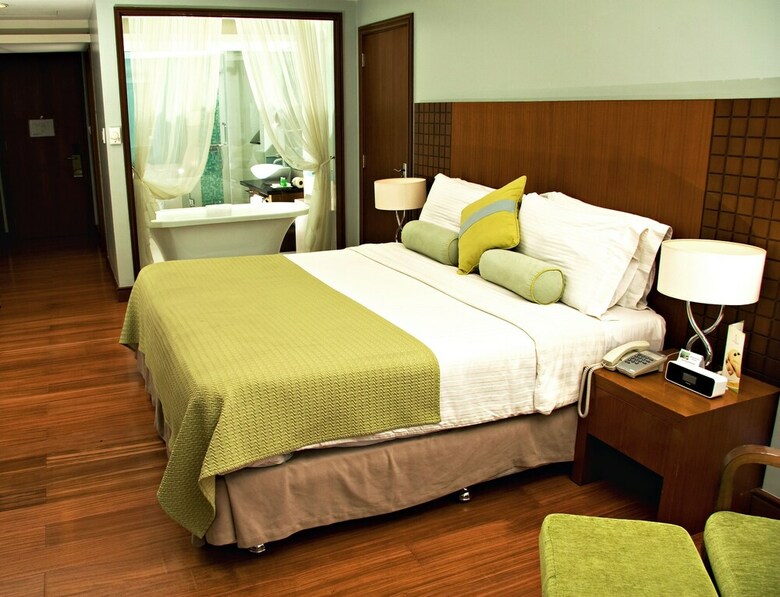 Hotel The Lighthouse Marina Resort