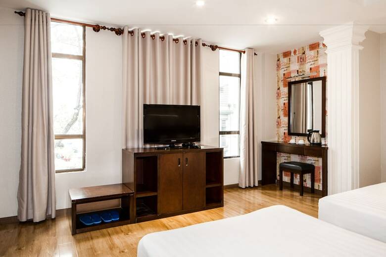 Little Brick Saigon Hotel