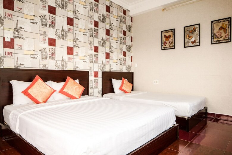 Little Brick Saigon Hotel