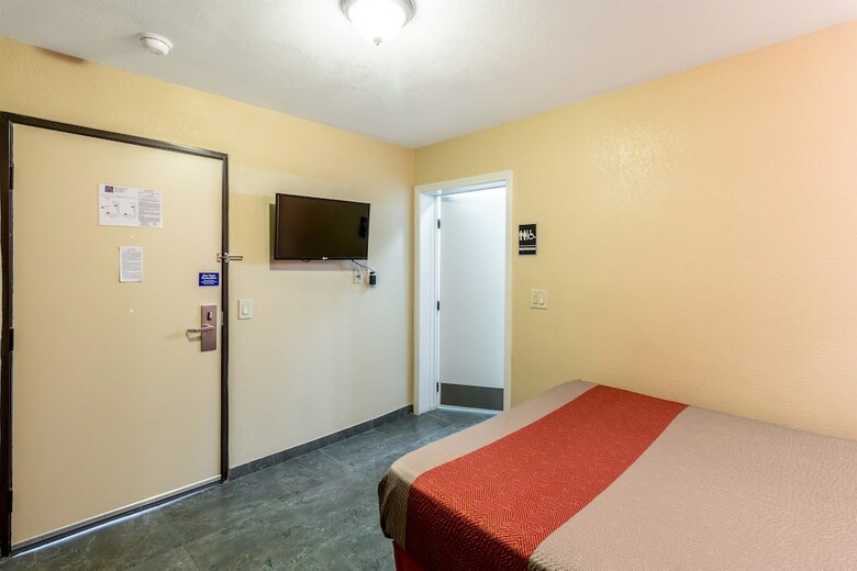 Motel 6 Blythe South