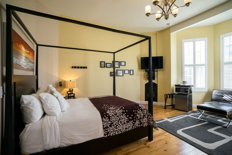 Hotel Rio Vista Suites
