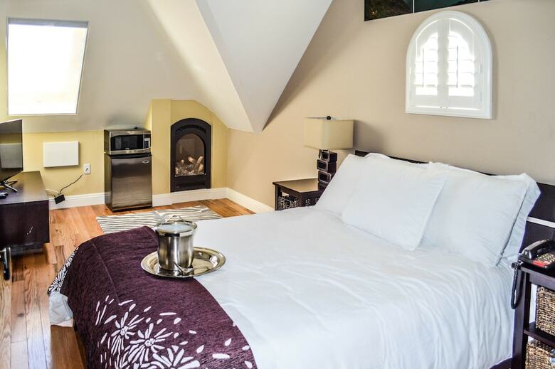 Hotel Rio Vista Suites