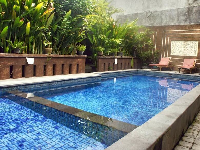 Hotel Waringin Home Stay