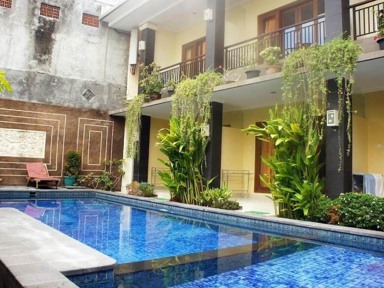 Hotel Waringin Home Stay
