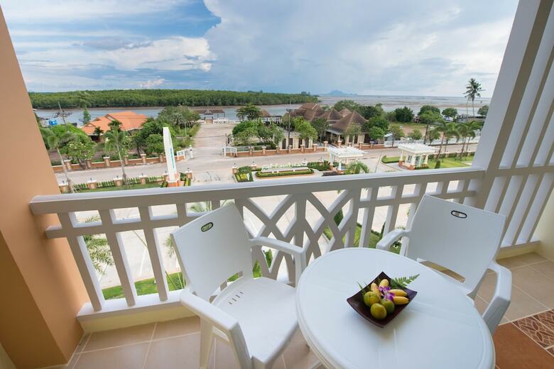 Hotel Krabi Front Bay Resort
