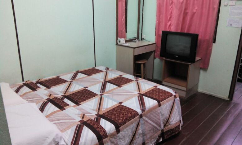 Hotel Purnama Beach Resort