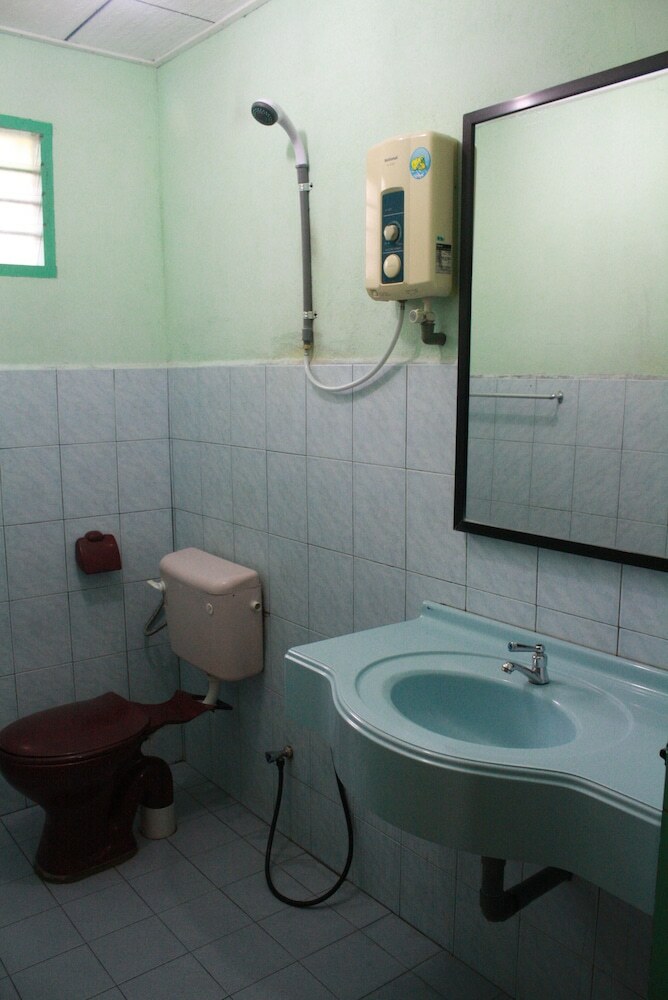 Hotel Purnama Beach Resort