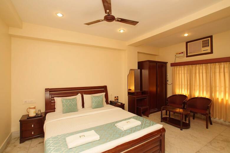 Hotel Lloyds Guest House - Us Consulate