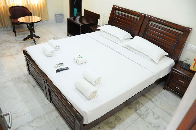 Hotel Lloyds Guest House - Us Consulate