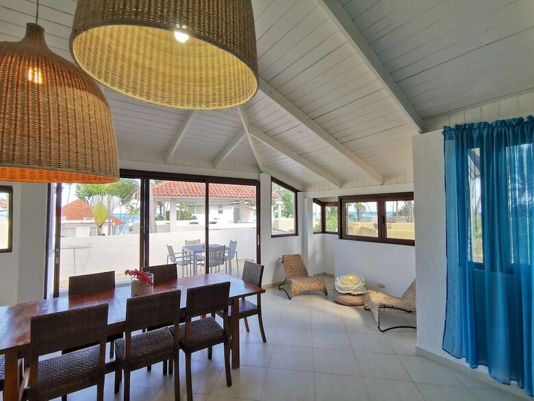 Villa Los Corales Tropical Beach Resort & Spa