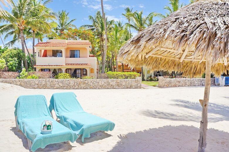 Villa Los Corales Tropical Beach Resort & Spa