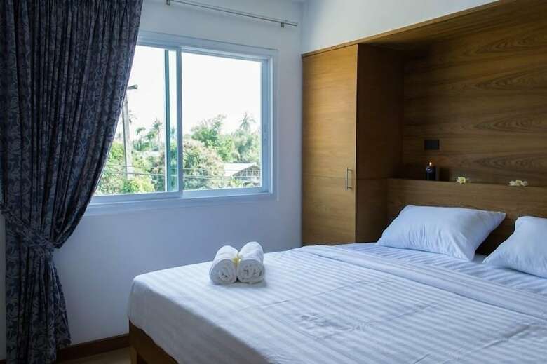 Hotel Maenam Bay Resort