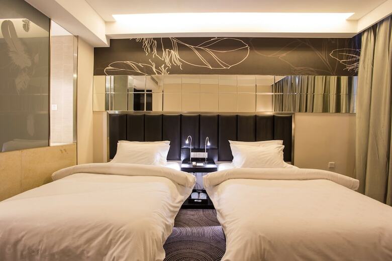 Metropolo Hefei Swan Lake Hotel